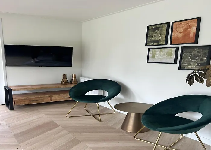 In With Veranda Ulicoten