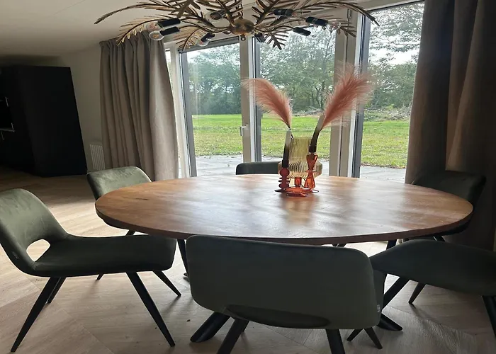 In With Veranda Ulicoten